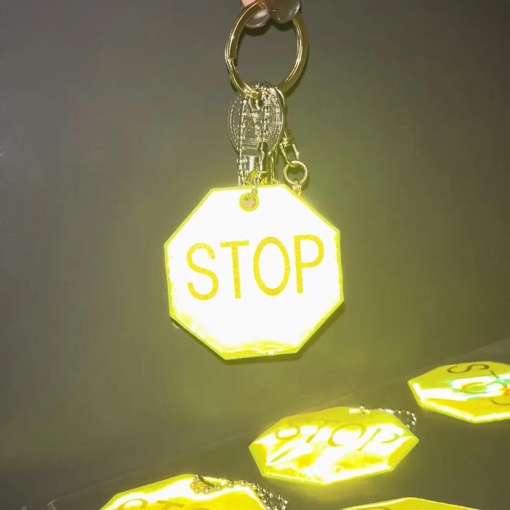Брелок светоотражающий STOP Flickers / фликер Салатовый
